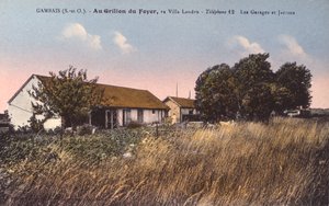 Carte postale représentant la maison de Henri Désiré Landru (1869-1922) à Gambais - French Photographer