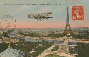 Avion tournant autour de la Tour Eiffel