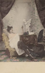 Jolie fille fumant - French Photographer