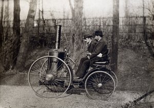 Le premier véhicule à vapeur conduit par le comte de Dion - French Photographer