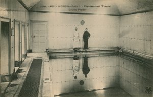 Deux hommes dans les thermes à Néris-les-Bains, France