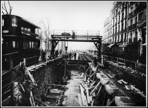 Travaux pour la construction du métro à la Porte d
