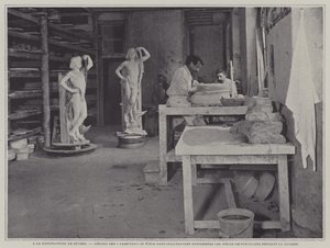 Atelier de fabrication de contenants pour pièces en porcelaine à la manufacture de porcelaine de Sèvres, France