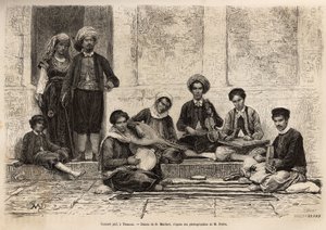 Un orchestre juif, à Tlemcen, composé invariablement de 5 instruments : le rbab monté sur 2 cordes ; le kouistra, une sorte de luth ; le kamendja, ou violon ; le centihr, une sorte de caisse trapézoïdale plate et le derboucha, une sorte de tambourin en ter - French School
