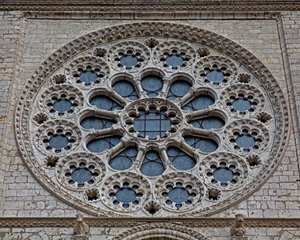 Vue extérieure de la rosace ouest