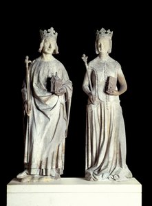 Art France : Statues du roi de France Charles V dit Charles le Sage (1338-1380) et de la reine de France Jeanne de Bourbon (1337-1378). Sculpture en calcaire du XIVe siècle. Probablement de la façade de l