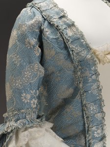 Robe bleue, vers 1760