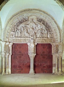 Portail central dans le narthex de l