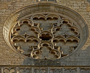Rosace sur la façade ouest - French School