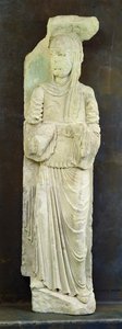 Figurine féminine (calcaire)