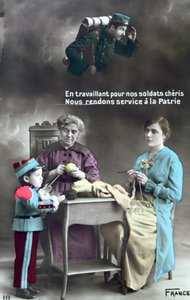 Carte postale patriotique française représentant le rôle des femmes pendant la Première Guerre mondiale 1914-18, 1915 - French School