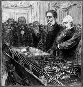 Funérailles de James Abram Garfield (1831-1881), président des États-Unis : son remplaçant, Chester Alan Arthur (1830-1886) et le secrétaire Blain devant le cercueil sous le dôme du Capitole de Washington. Gravure dans « Le Monde Illustré » n°1282 de - French School