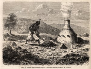Fonte du minerai de fer au Fouta Djalon, Sénégal, dessin de Hadamard, pour illustrer le voyage du lieutenant Lambert au Fouta Djalon en 1860. Gravure dans "Le tour du monde" 1861. Collection Selva.