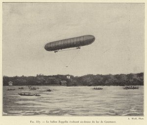 Le ballon Zeppelin évoluant au-dessus du lac de Constance