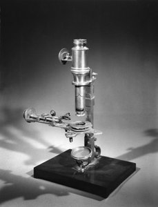 Microscope