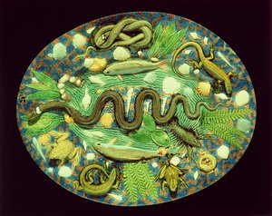 Plat ovale avec poissons et reptiles, reproduction de la faïence de Bernard Palissy - French School