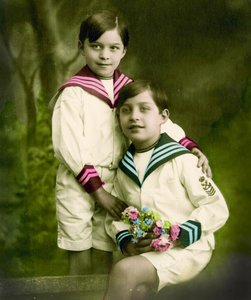 Portrait de deux garçons - French School