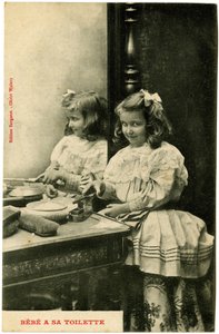 Carte postale : bébé fait sa toilette, éditions Bergeret, cliché Walery
