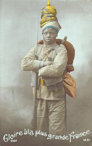 Carte postale représentant un soldat sénégalais, 1915 - French School