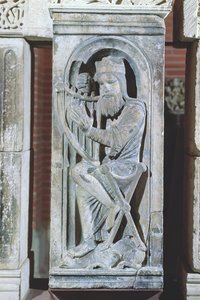 Relief représentant le Roi David jouant de la harpe, de La Daurade - French School