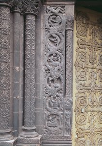 Relief de la façade ouest représentant les travaux du mois, 1122-40 - French School