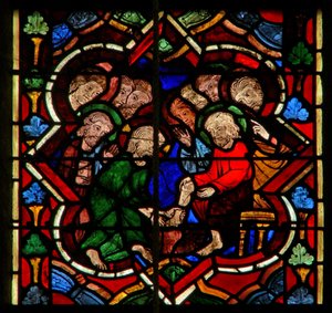 Scène dans la fenêtre E représentant le Christ lavant les pieds de ses disciples