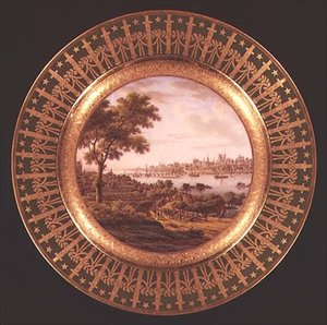 Assiette de Sèvres décorée d