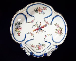 Assiette de Sèvres décorée d