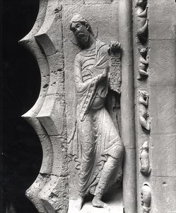 Le prophète Isaïe déroulant un phylactère, du portail sud, avant 1125 - French School