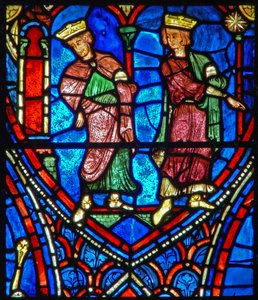Deux mages suivent l