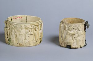 Deux pyxides avec des reliefs représentant la résurrection de Lazare et le Christ guérissant un homme né aveugle, 6e-7e siècle