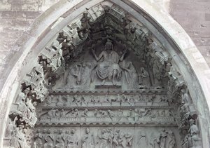 Tympan du portail gauche du transept nord représentant le Jugement Dernier, 1225-40