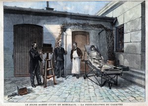 Faits divers : la photographie du cadavre découpé en morceaux par le service d