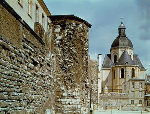 Mur de Philippe Auguste (1165-1223) rue des Jardins Saint-Paul - French School