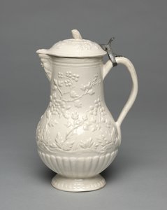 Cruche à eau, fabriquée par la Manufacture de Pont-aux-Choux, vers 1770