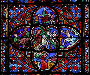 Fenêtre représentant la deuxième section de w0 : le Chemin de Croix : avec Jonas et la baleine ; le sacrifice d
