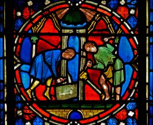 Fenêtre n2-C représentant Saint Austremoine construisant l