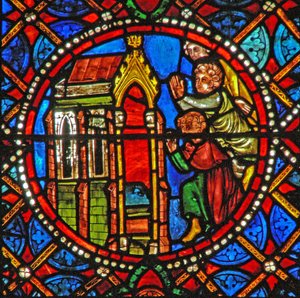 Fenêtre s4 représentant le tombeau de Sainte Agathe avec des pèlerins de loin et de près