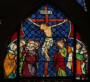 Fenêtre w12 représentant la Crucifixion - French School