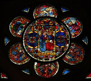 Fenêtre w14 représentant le Couronnement de la Vierge - French School