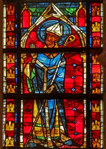 Vitrail w205 représentant un saint évêque - French School
