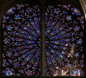 Fenêtre w219, la rosace nord, représentant des prophètes, des ancêtres du Christ et des Anciens de l