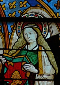 Vitrail w25 représentant la Vierge Marie à l