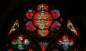 Fenêtre w34 représentant la Transfiguration avec Élisée et Moïse - French School