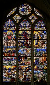 Fenêtre w7 représentant le Livre de la Révélation de Saint Jean
