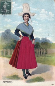 Femme en costume traditionnel de Normandie vers 1910 - French School