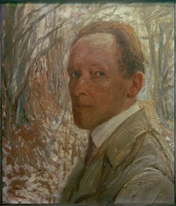 Autoportrait devant des arbres