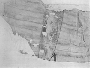 Crevasse recimentée, vers 1911, 1913