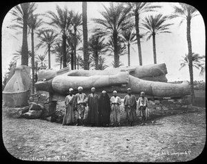 Statue colossale tombée de Ramsès le Grand, Memphis, Égypte, vers 1890 - Gabriel Lekegian