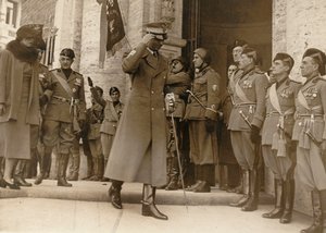 Album MVSN- Chemises noires : Les Princes de Piémont visitent la Maison Mère des Mutilés à Rome - Genovesi Genovesi